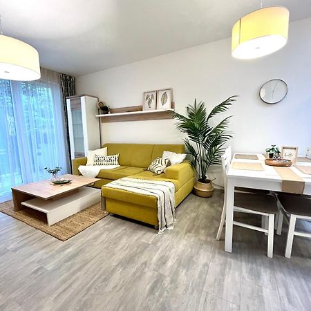 The Elite Suite Downtown 2- Bedroom Apt Ac & Garage Parking Bratislava Luaran gambar