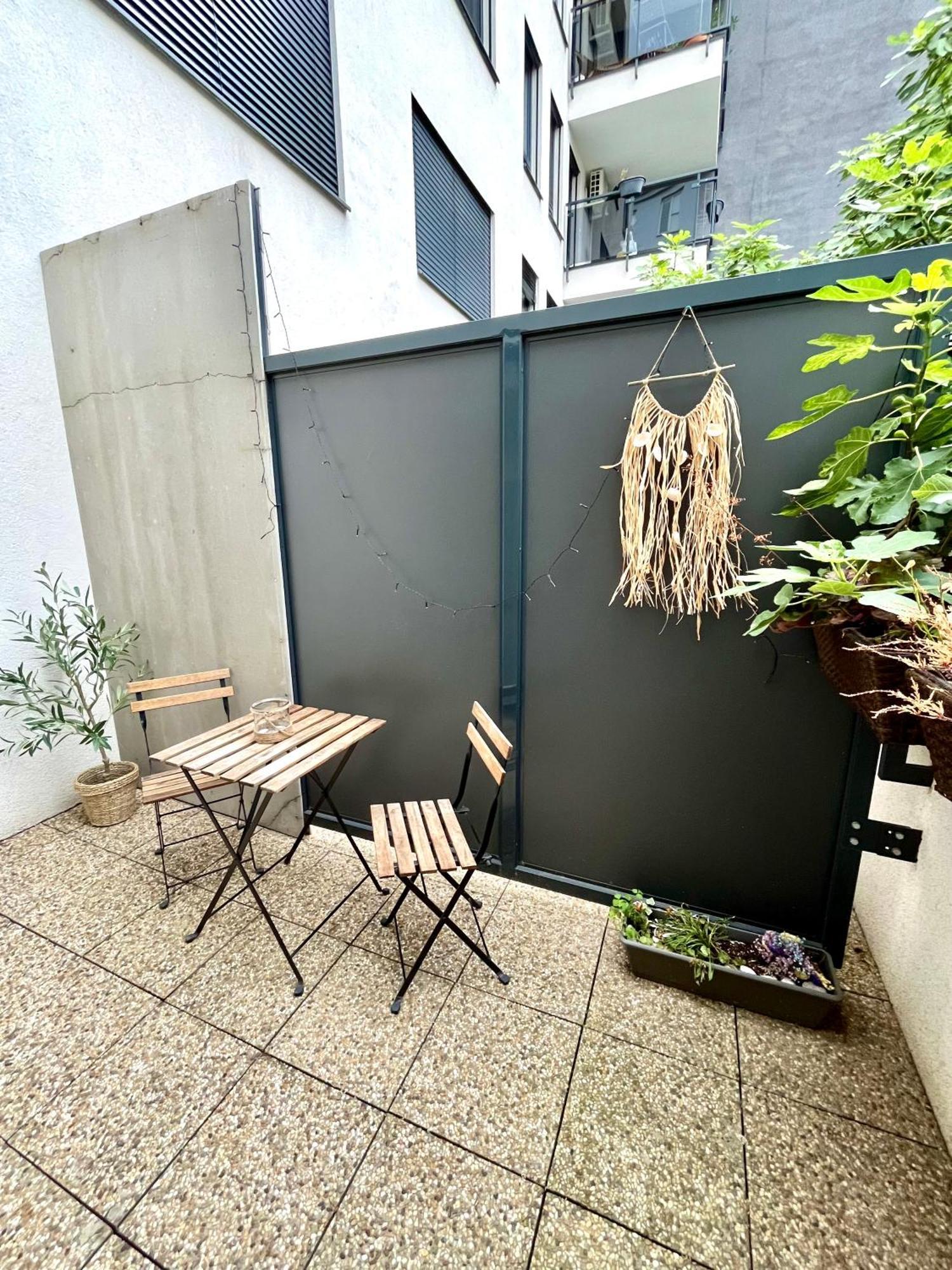 The Elite Suite Downtown 2- Bedroom Apt Ac & Garage Parking Bratislava Luaran gambar
