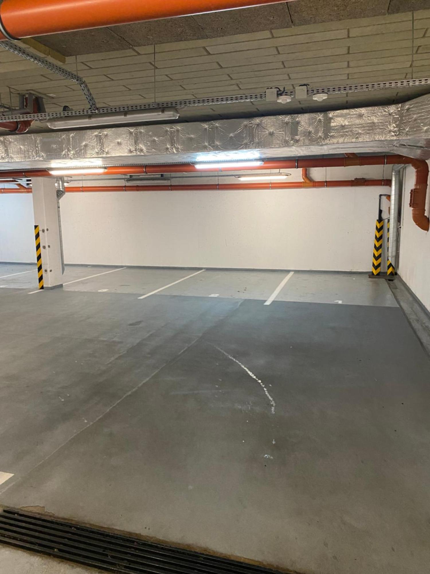 The Elite Suite Downtown 2- Bedroom Apt Ac & Garage Parking Bratislava Luaran gambar